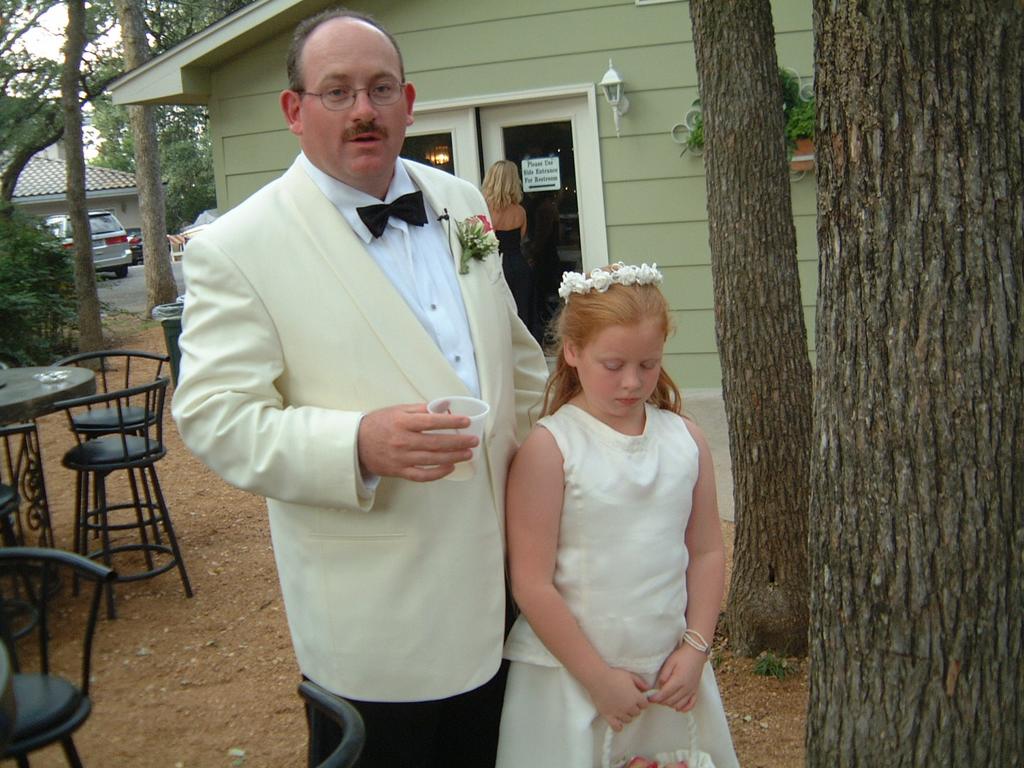 2003/10(Oct)/03(Urbik-Wedding)/1024x768_2003-10-05 17-44-25.JPG